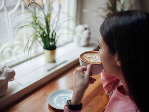 Uống cà phê sao cho tỉnh táo ban ngày, ngủ ngon ban đêm?